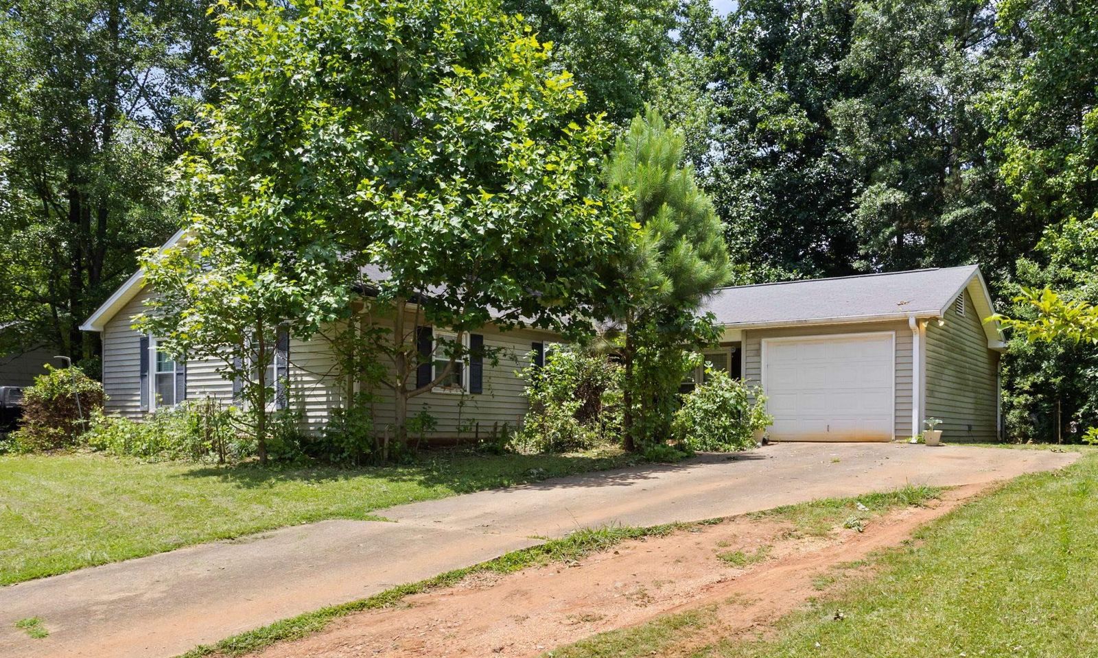 Property image 3 at 217 Hunters Trail, Greenville, SC 29615-4026