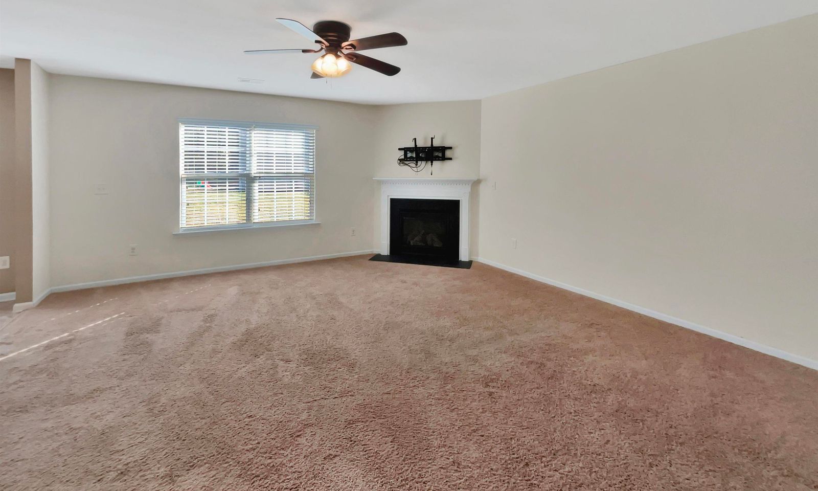 Property image 3 at 111 Hickory Knob Lane, Wellford, SC 29385