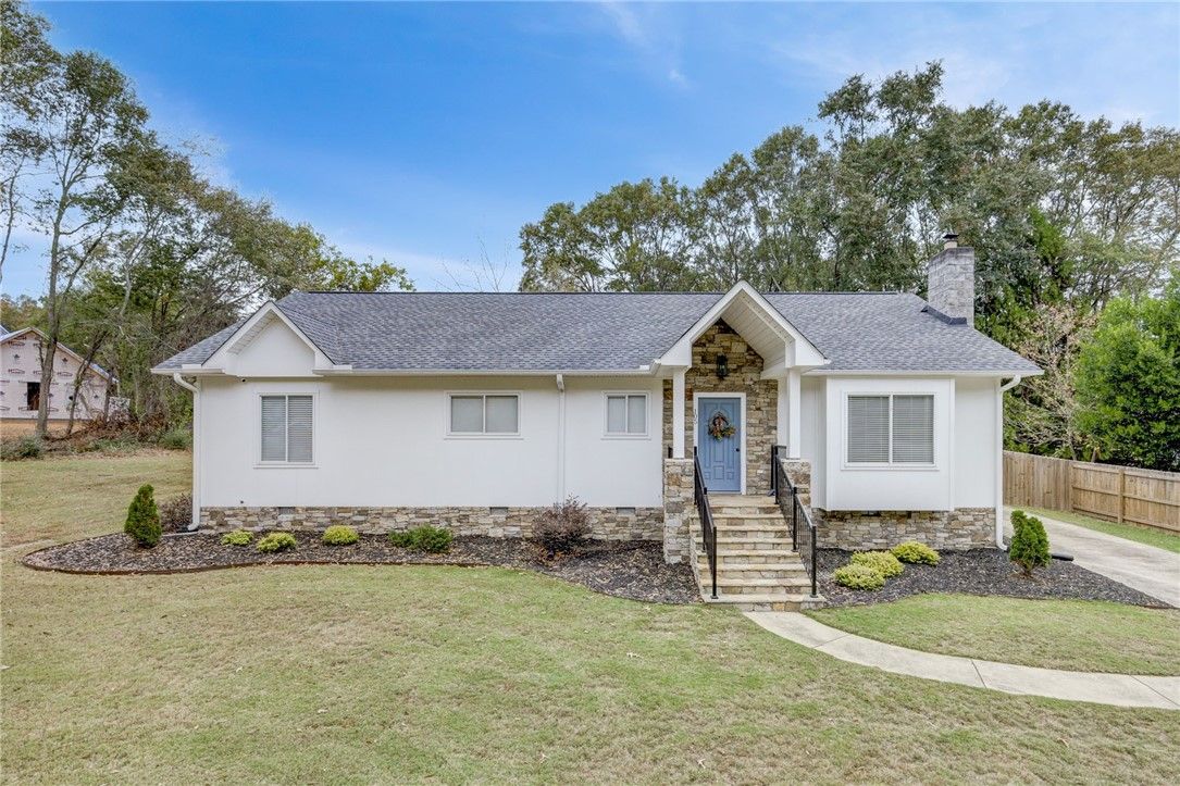 Main image of property at 105 Vineyard Road, Clemson, SC 29631