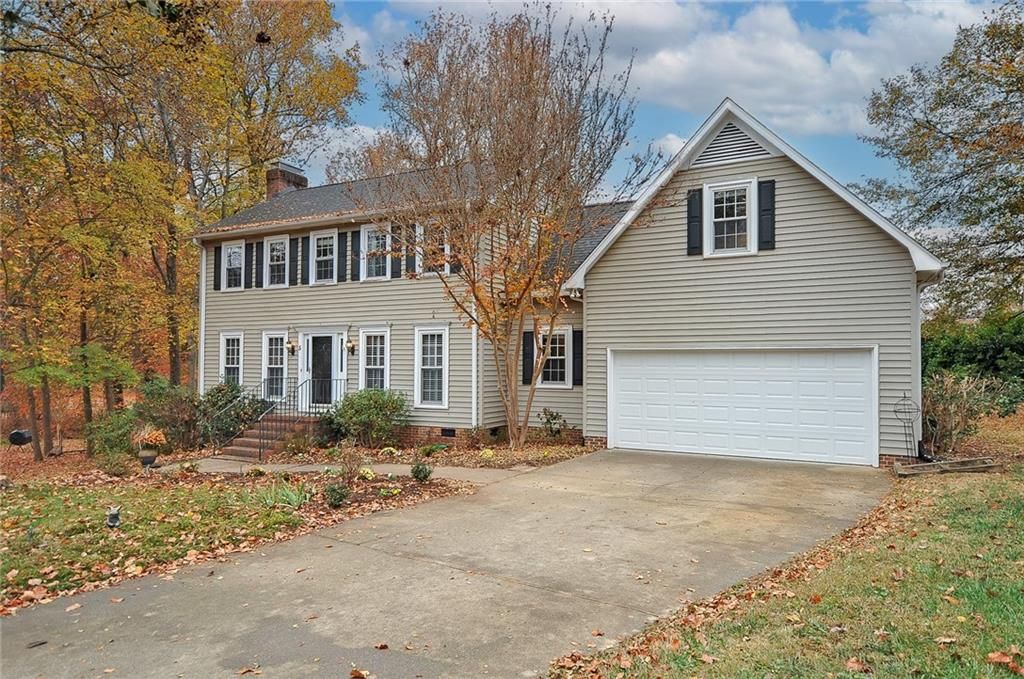 Main image of property at 5 Wappoo Court, Taylors, SC 29687