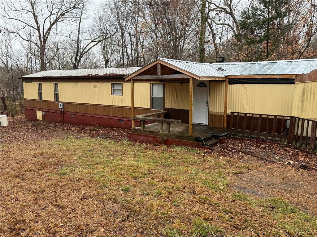 Property image 2 at 20 Crystal Lake Court, Abbeville, SC 29620