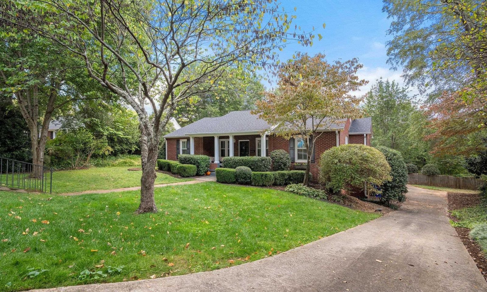 Property image 2 at 414 Longview Terrace, Greenville, SC 29605