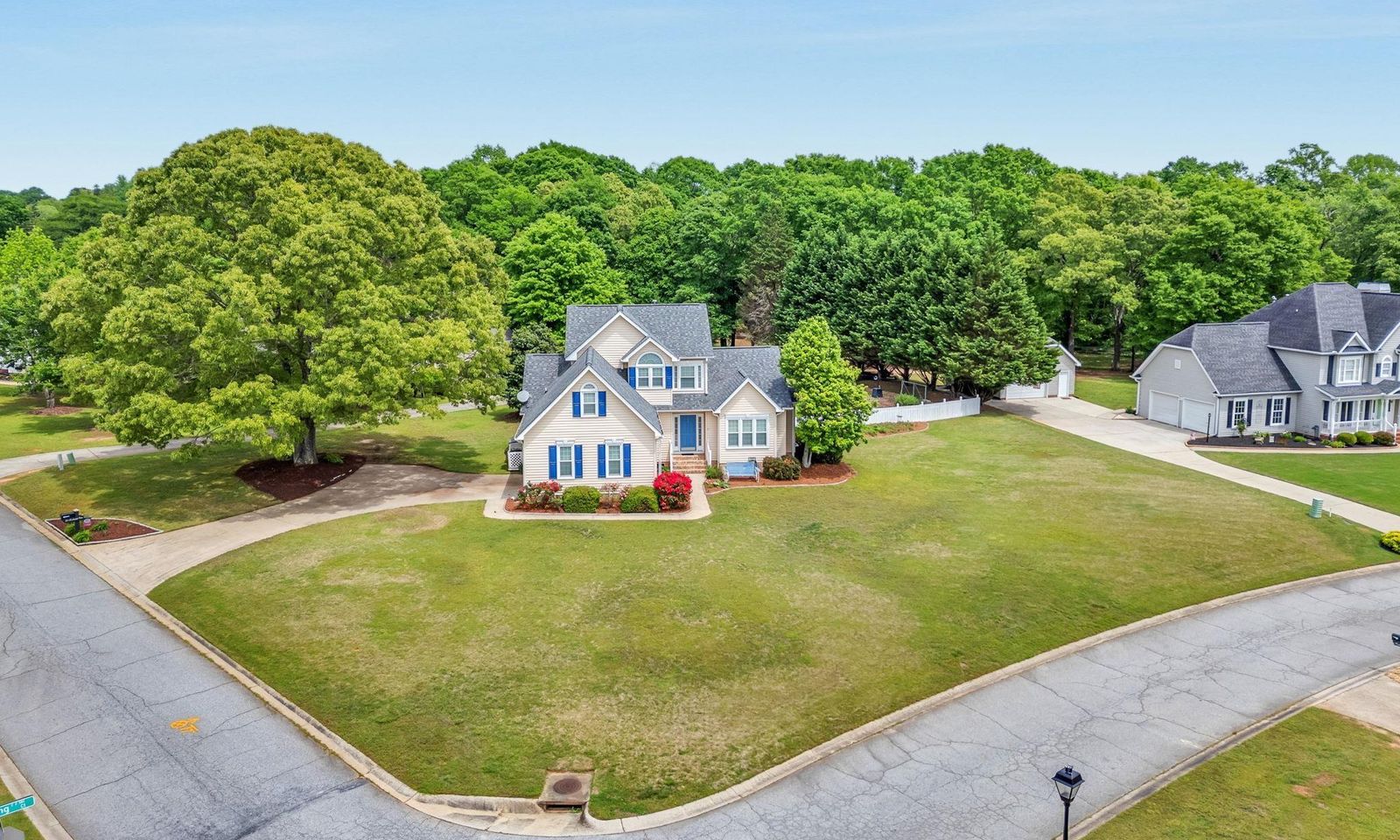 Property image 1 at 204 Huddersfield Drive, Piedmont, SC 29673
