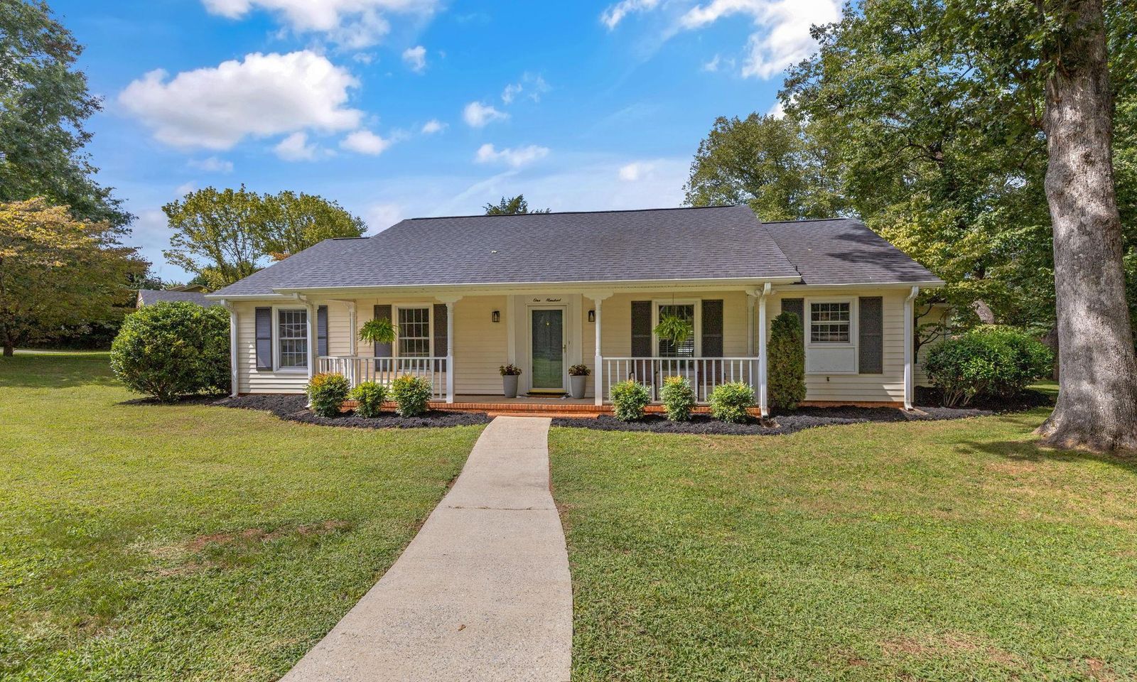 Property image 4 at 100 Woodstock Lane, Greer, SC 29650