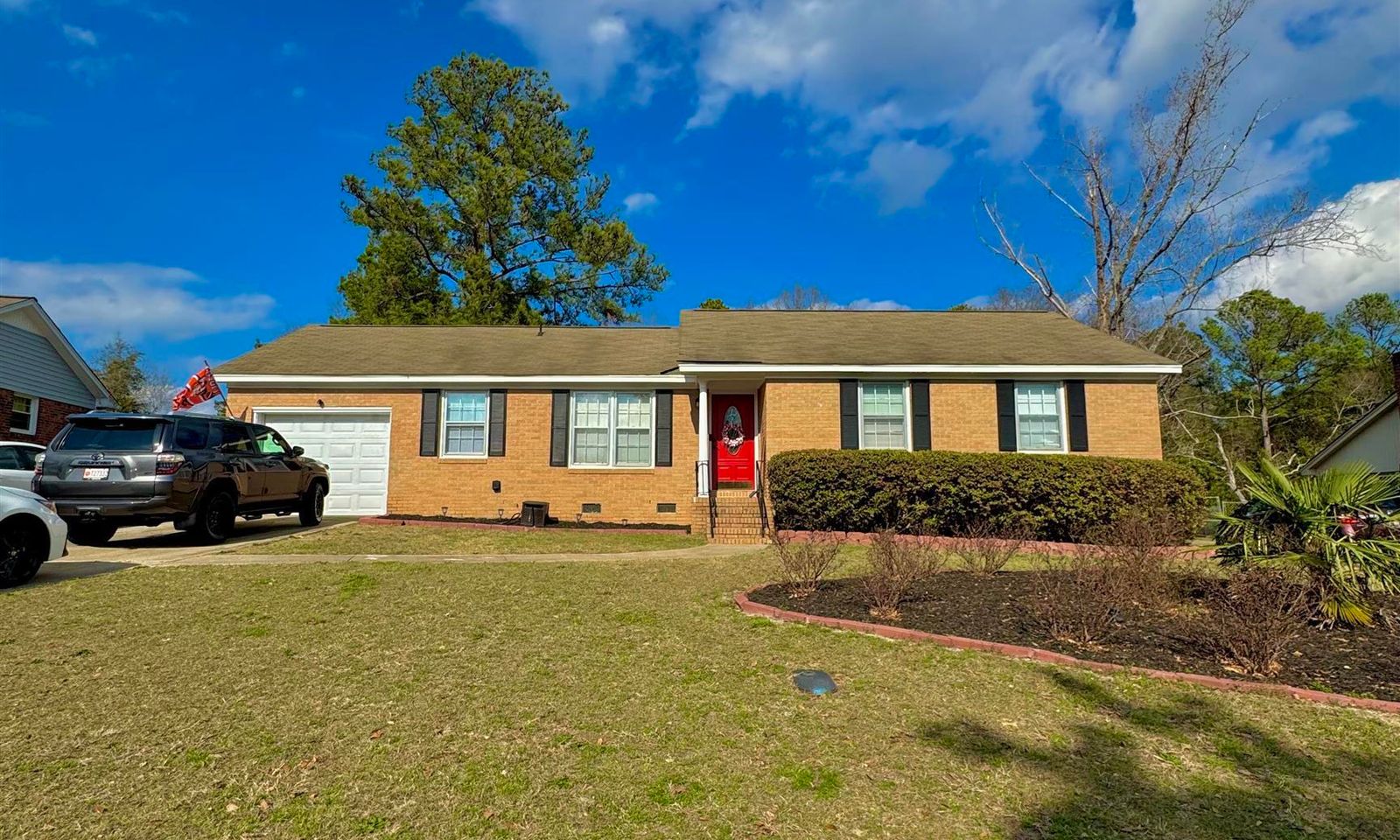 Coventry Woods, Lexington Community