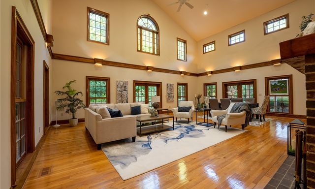423 Issaqueena Trail