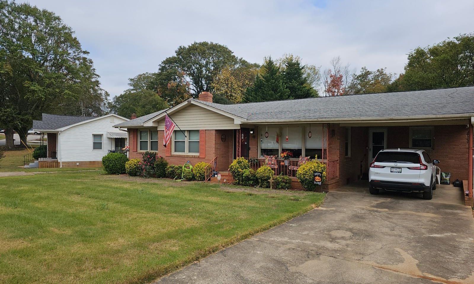 Property image 2 at 10 Templewood Drive, Greenville, SC 29611