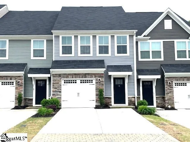 South Main Townes, Greer Community