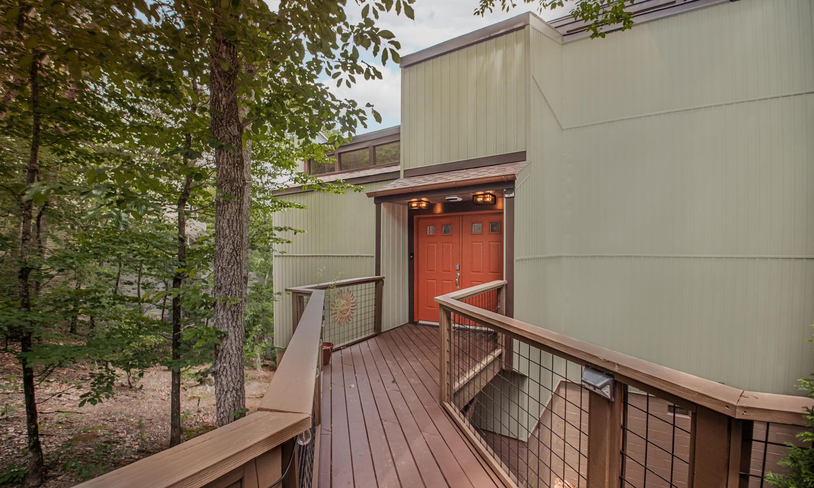 Main image of property at 4 Hickory Ridge, Greenville, SC 29609-6510