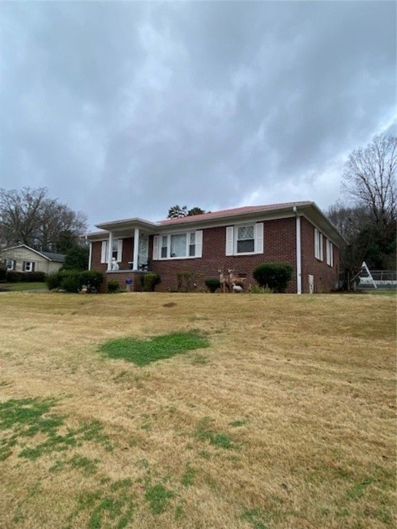 Property image 1 at 301 Grigsby Avenue, Easley, SC 29640
