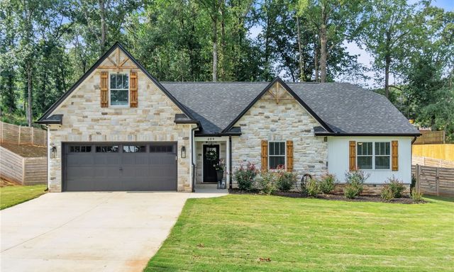 409 Little John Trail
