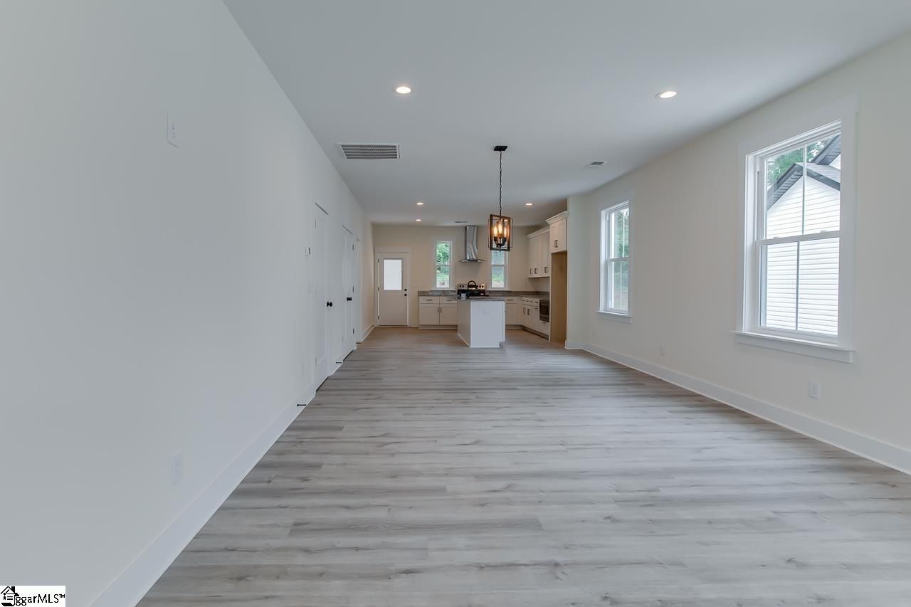 Property image 3 at 11 Pacific Avenue, Greenville, SC 29605