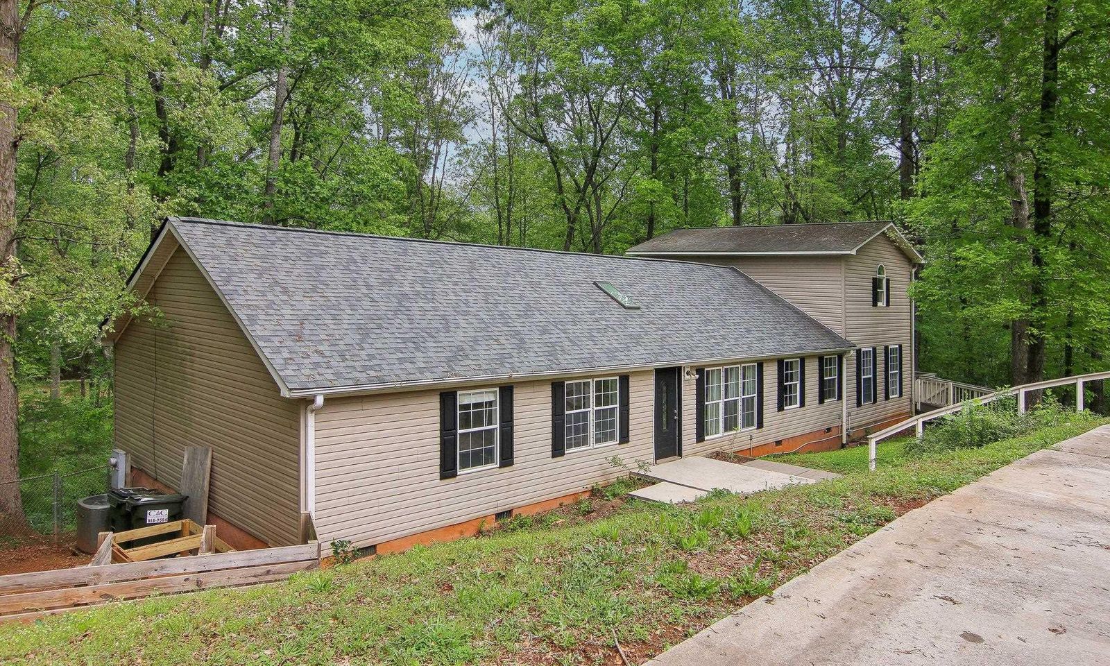Property image 3 at 318 Frontier Drive, Easley, SC 29640
