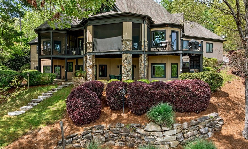 220 Long Cove Court
