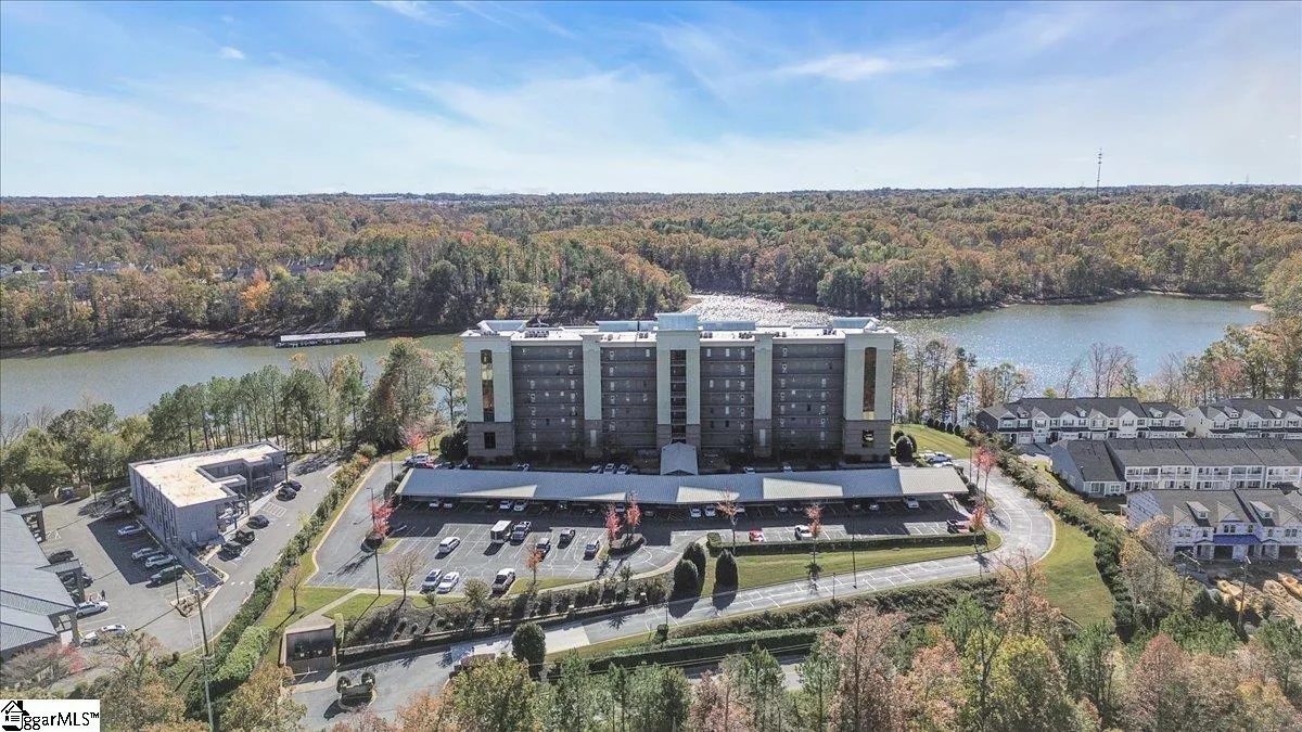 Watermarke, Anderson Community
