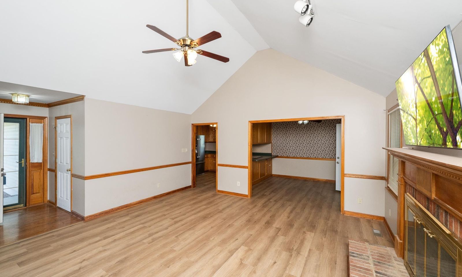 Property image 4 at 305 Tearose Lane, Simpsonville, SC 29681