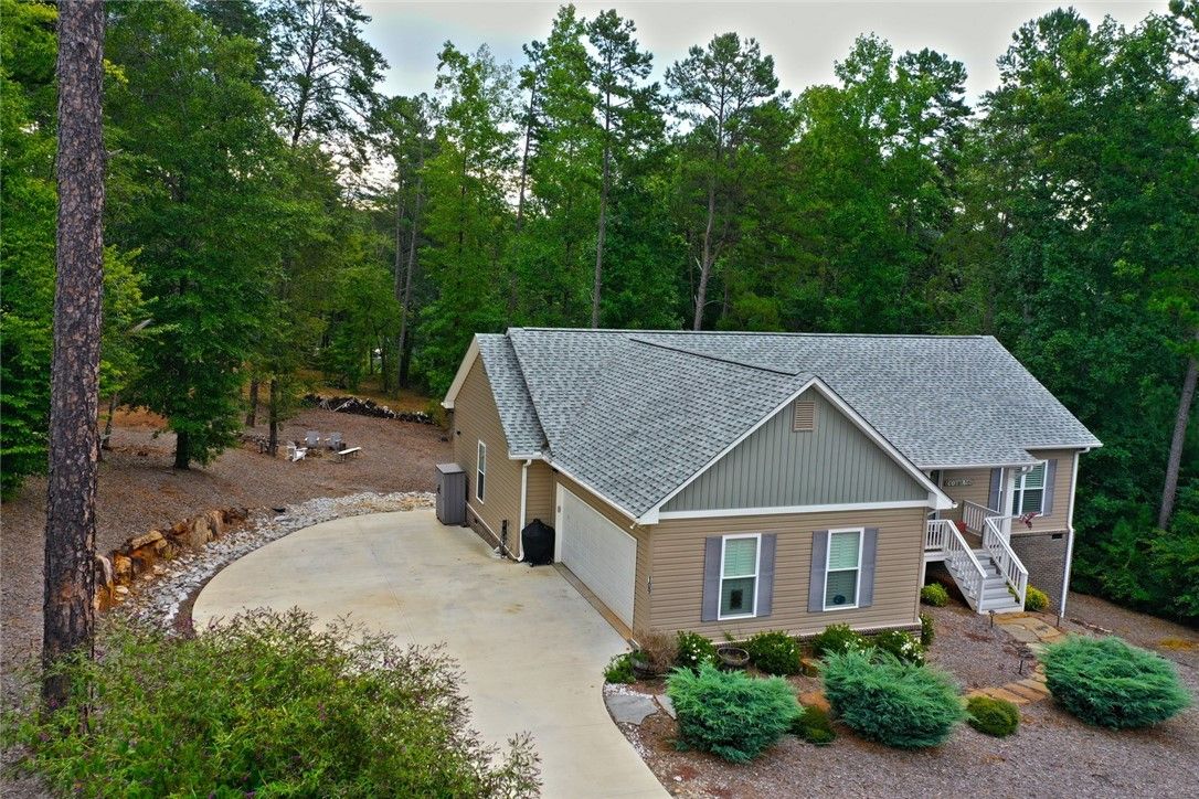 Property image 2 at 109 Palmetto Pointe Drive, Salem, SC 29676
