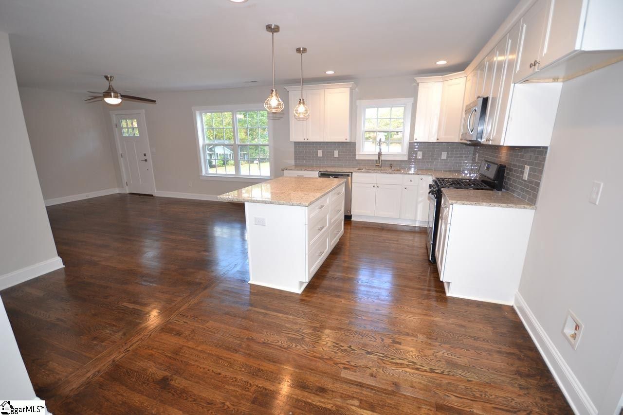 Property image 5 at 231 Pleasant Ridge Avenue, Greenville, SC 29605