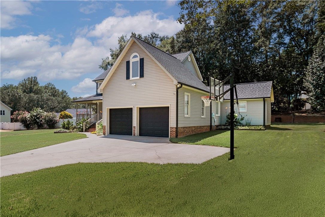 Property image 3 at 104 Hidden Creek Drive, Easley, SC 29642