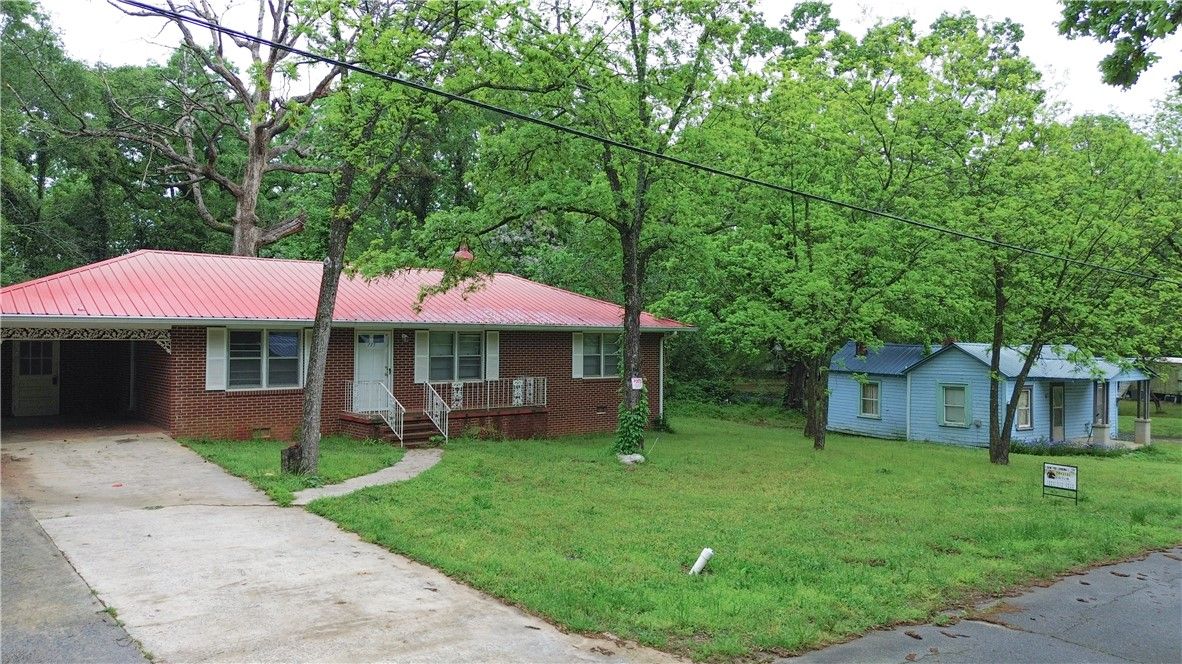 Jackson Mill Vi, Iva Community