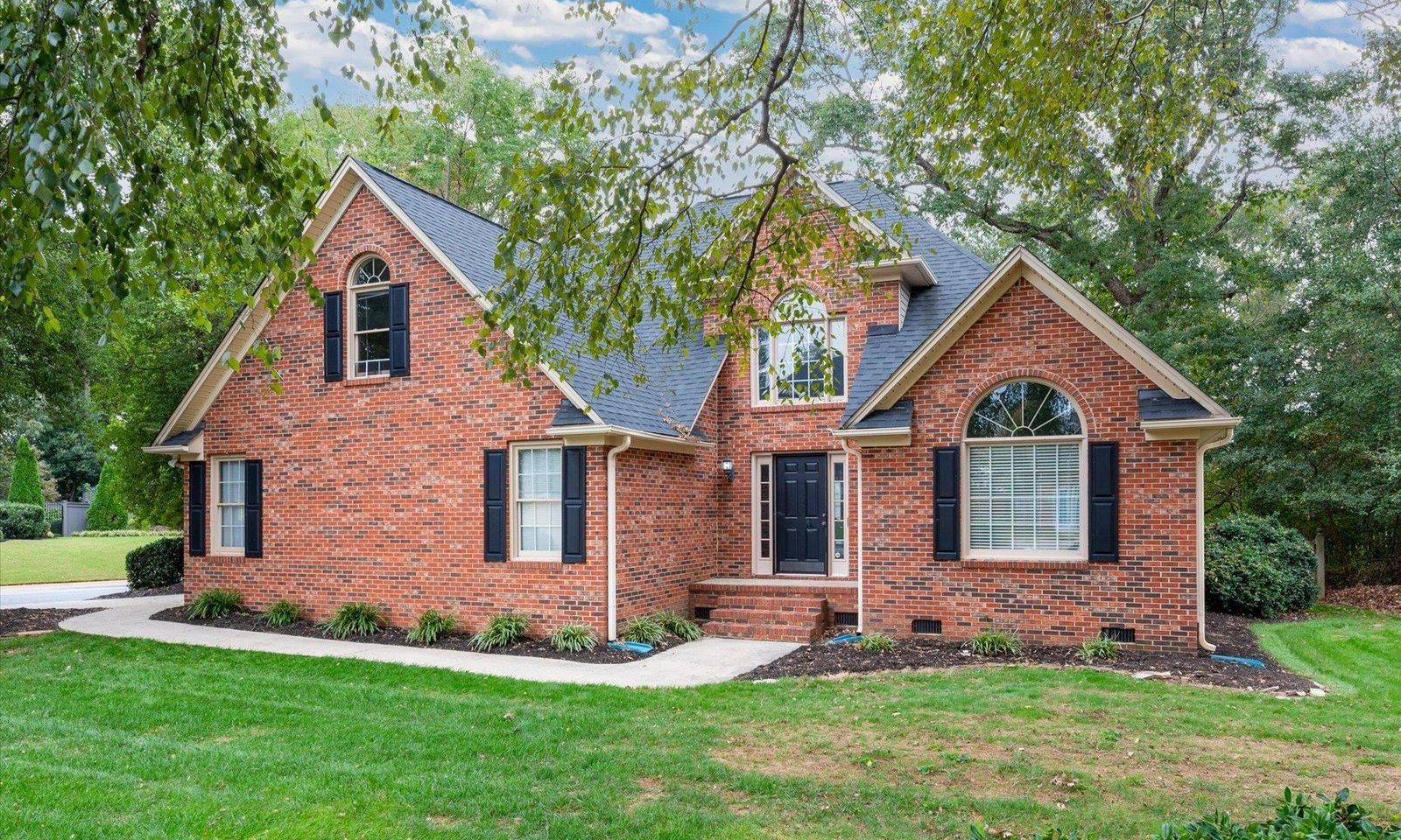 Property image 1 at 4 Plum Creek Lane, Greenville, SC 29607