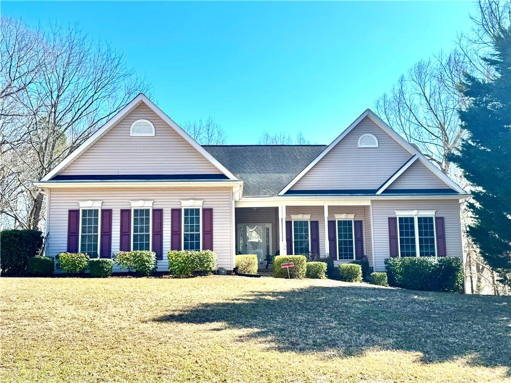 Greystone Creek, Central Community