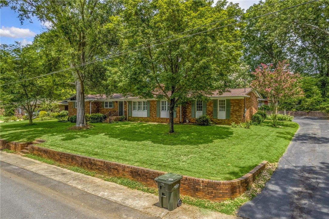 Property image 2 at 409 Stewart Drive, Easley, SC 29640
