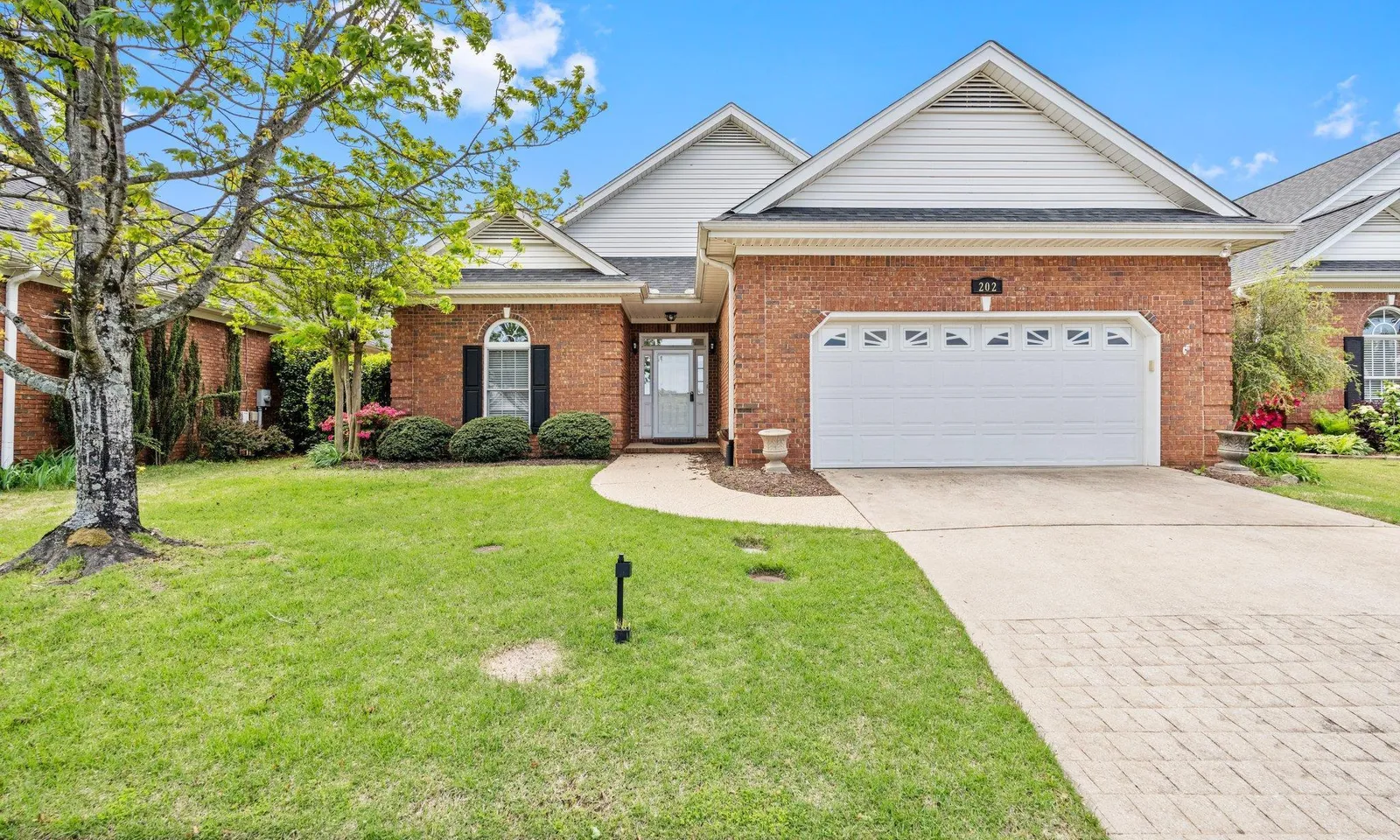 Linkside Green, Greenville Community