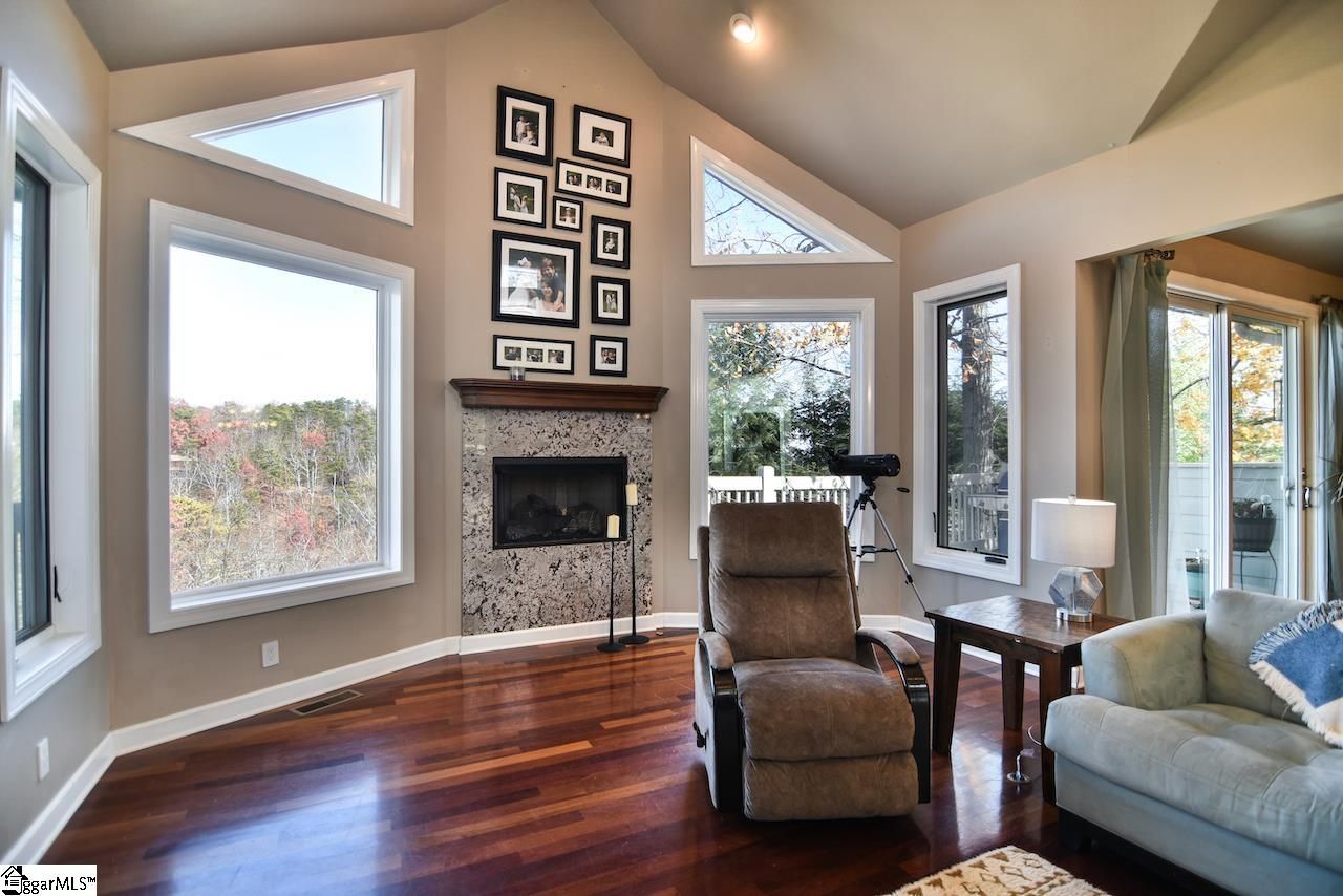 Property image 2 at 11 Altamont Forest Drive, Greenville, SC 29609