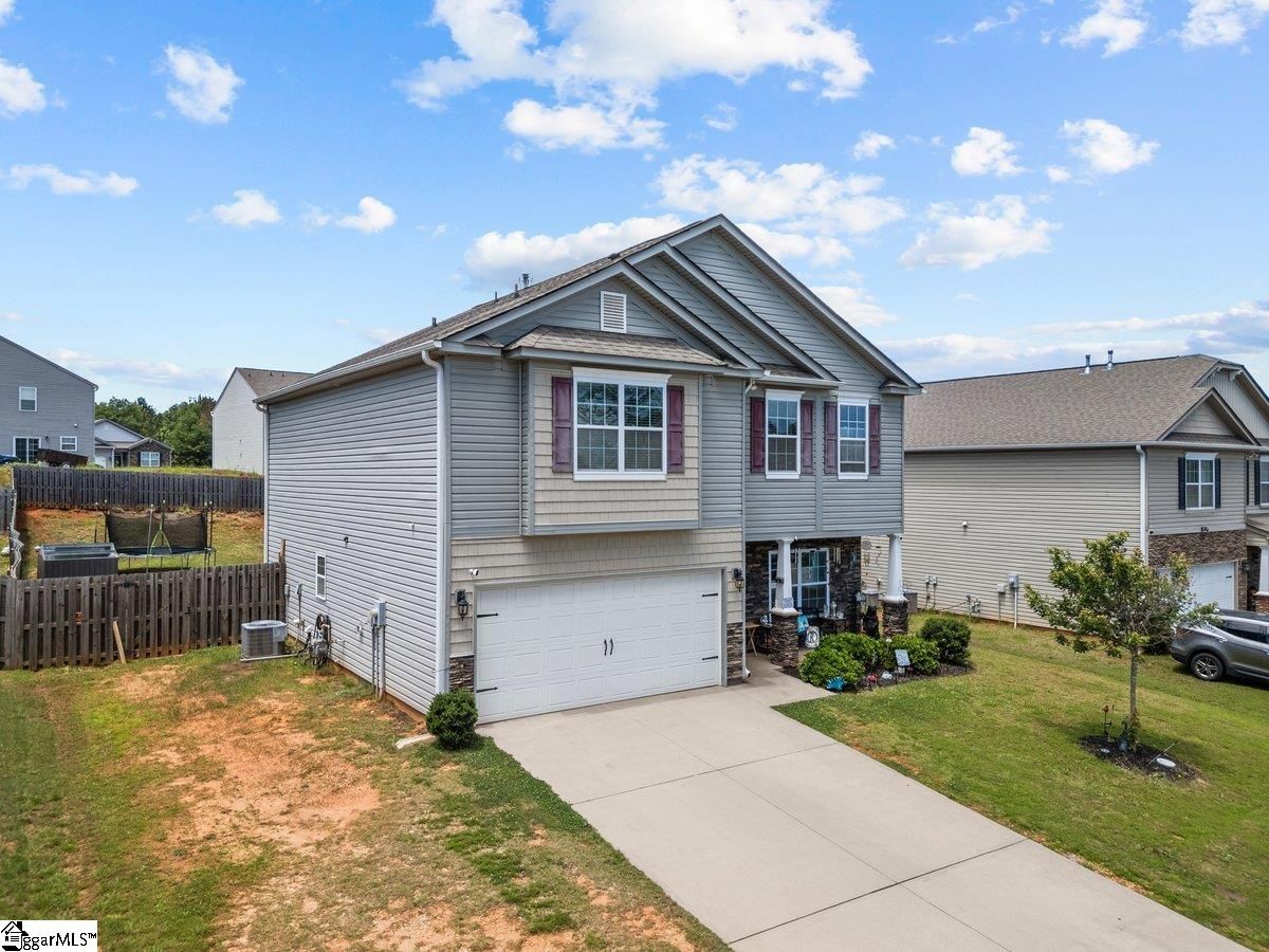 Property image 2 at 559 Falls Cottage Run, Boiling Springs, SC 29316
