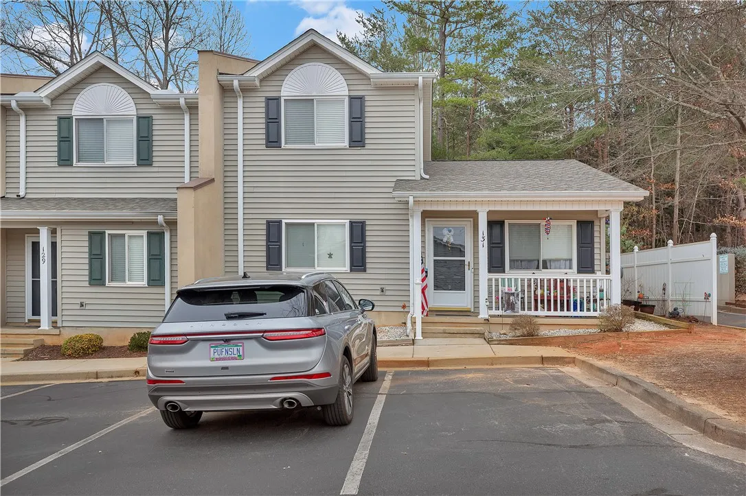 Perkins Place, Seneca Community