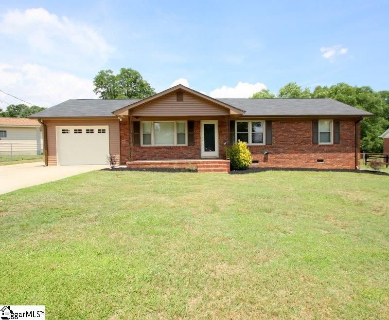 Property image 2 at 1 Live Oak Way, Taylors, SC 29687