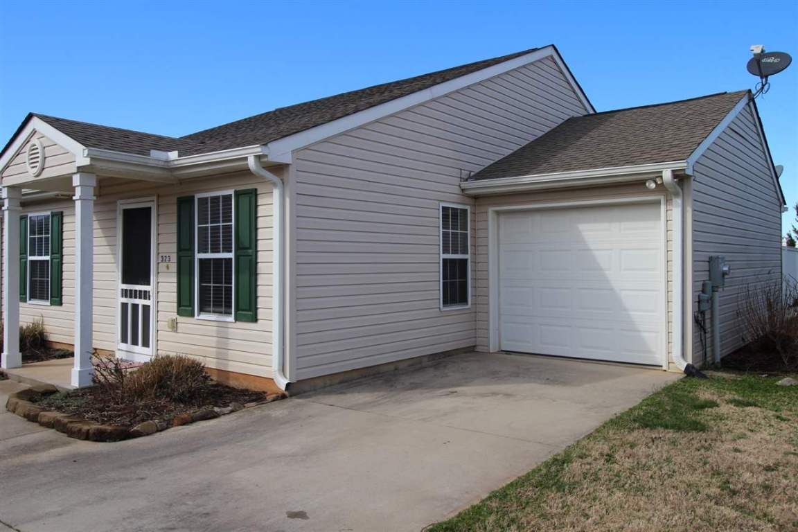 Property image 2 at 323 Oak Knoll Court, Seneca, SC 29678-3702