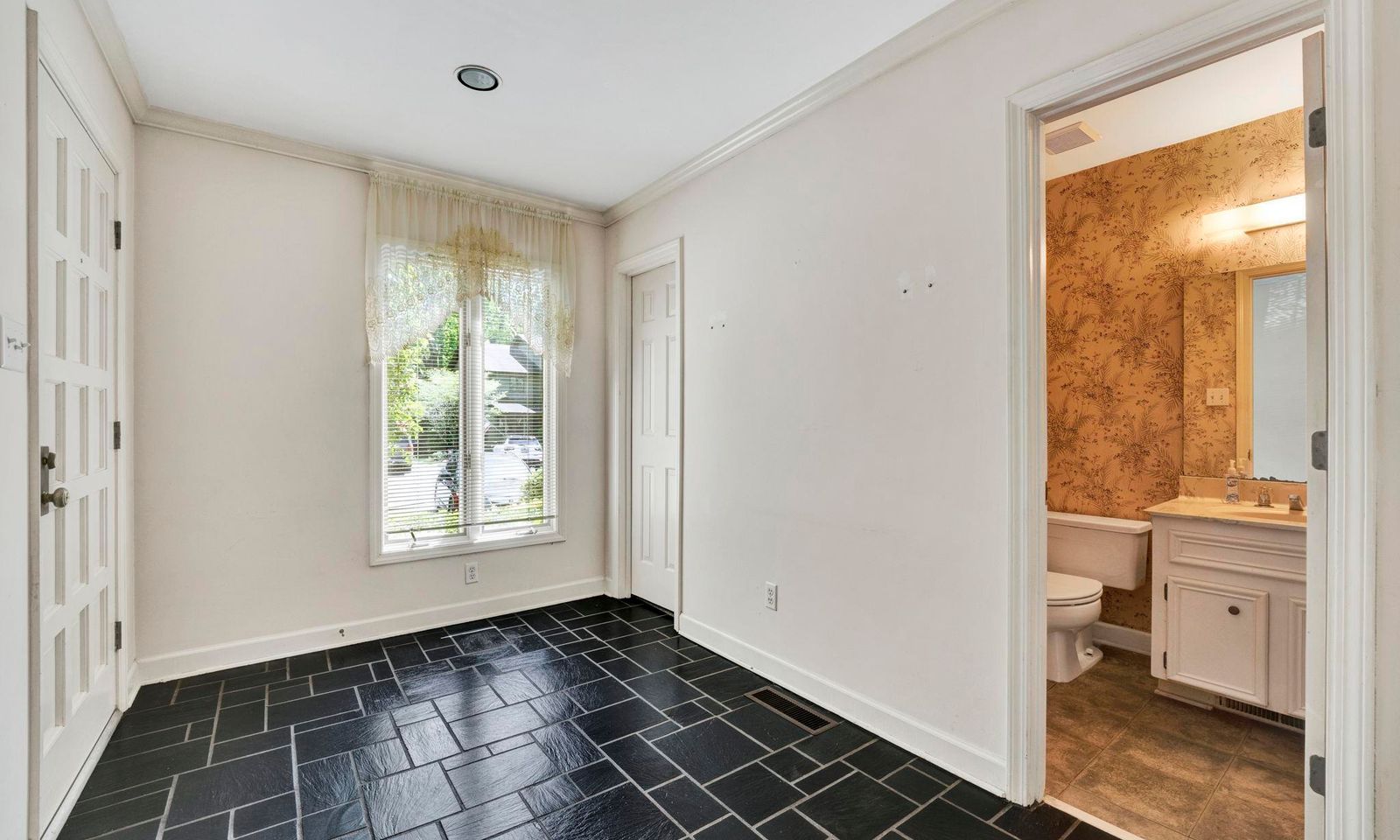 Property image 5 at 256 Ingleside Way, Greenville, SC 29615