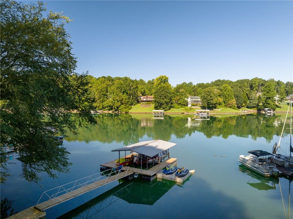 Property image 2 at 309 Harbor Drive, Seneca, SC 29672