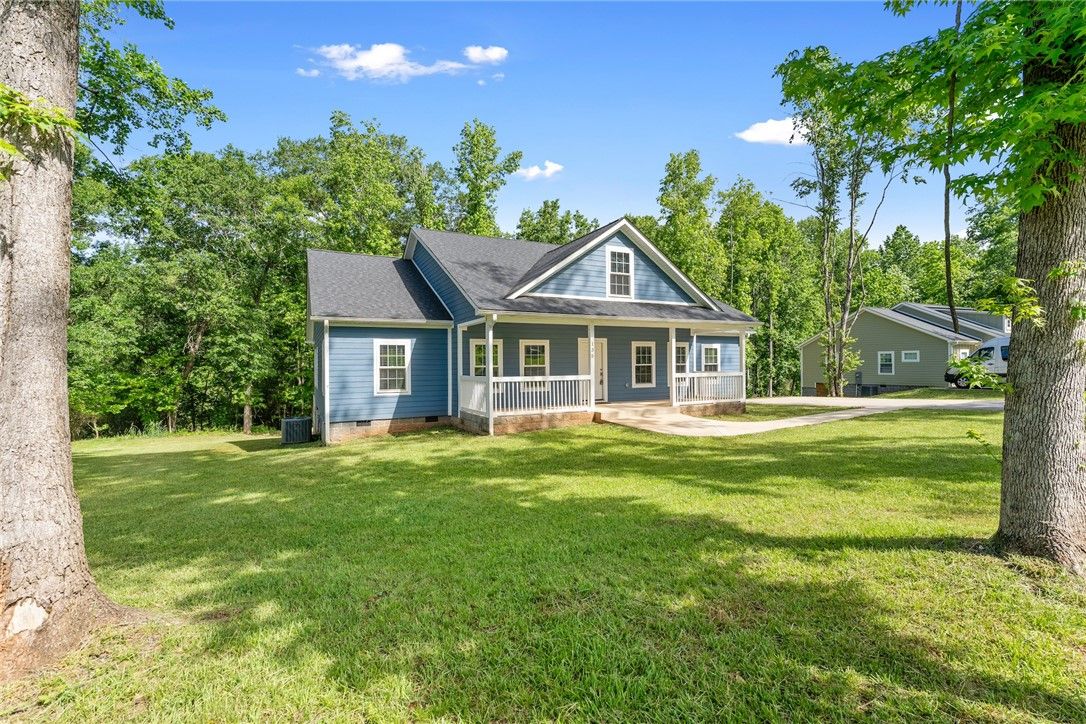 Property image 3 at 135 Boxwood Lane, Anderson, SC 29621