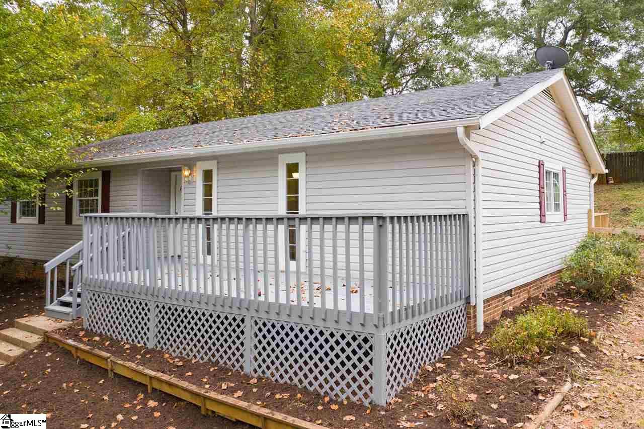 Property image 3 at 1010 Pine Oak Way, Taylors, SC 29687