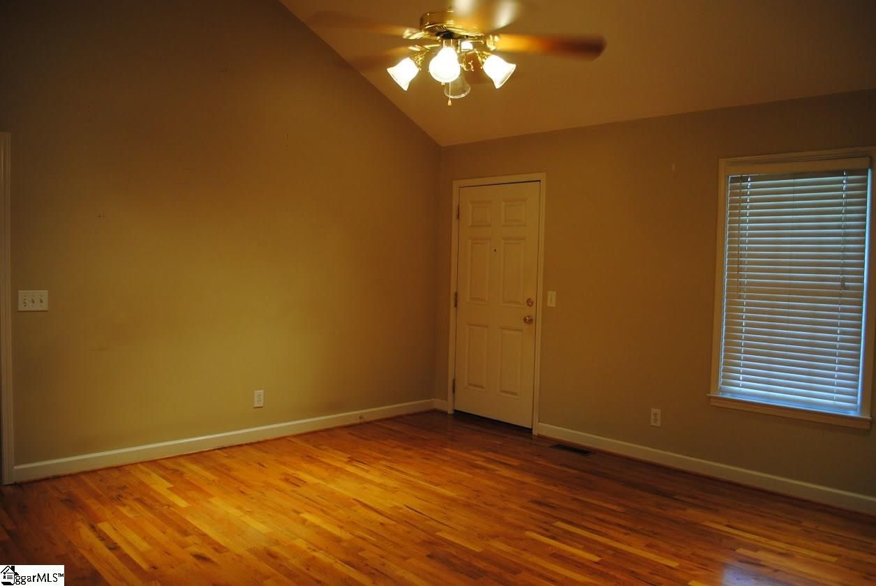Property image 2 at 34 Raynes Court, Taylors, SC 29687