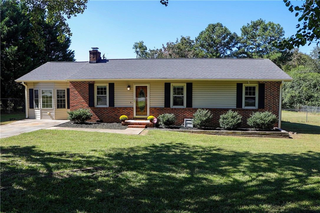 Property image 1 at 524 NURSERY Lane, Anderson, SC 29626