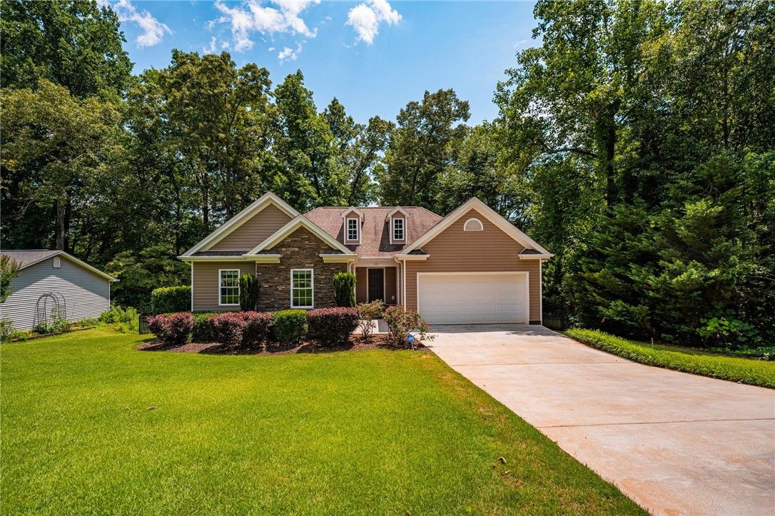 Property image 1 at 205 Westminster Drive, Pendleton, SC 29670