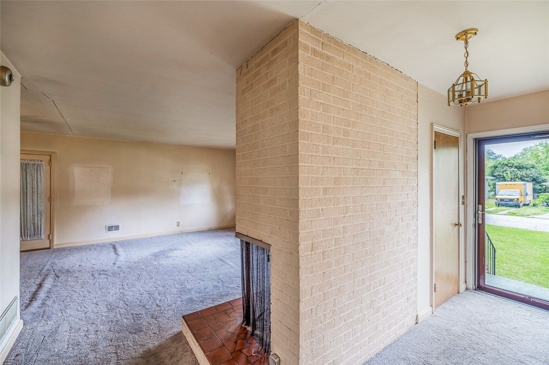 Property image 4 at 25 Lisa Drive, Greenville, SC 29615