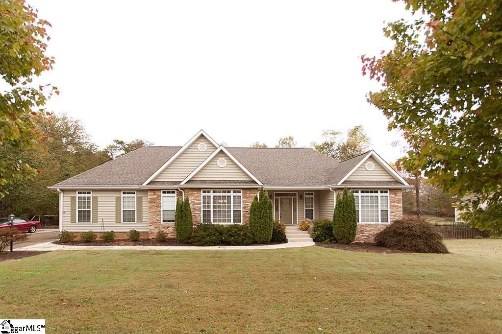 Main image of property at 15 King Eider Way, Taylors, SC 29687