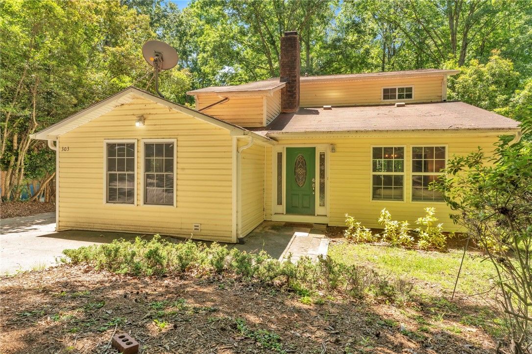 Property image 1 at 303 Manitowoc Drive, Westminster, SC 29693