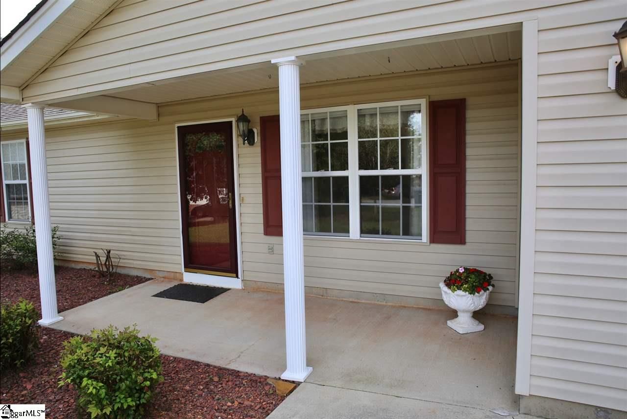 Property image 2 at 210 Admiral Lane, Greer, SC 29650