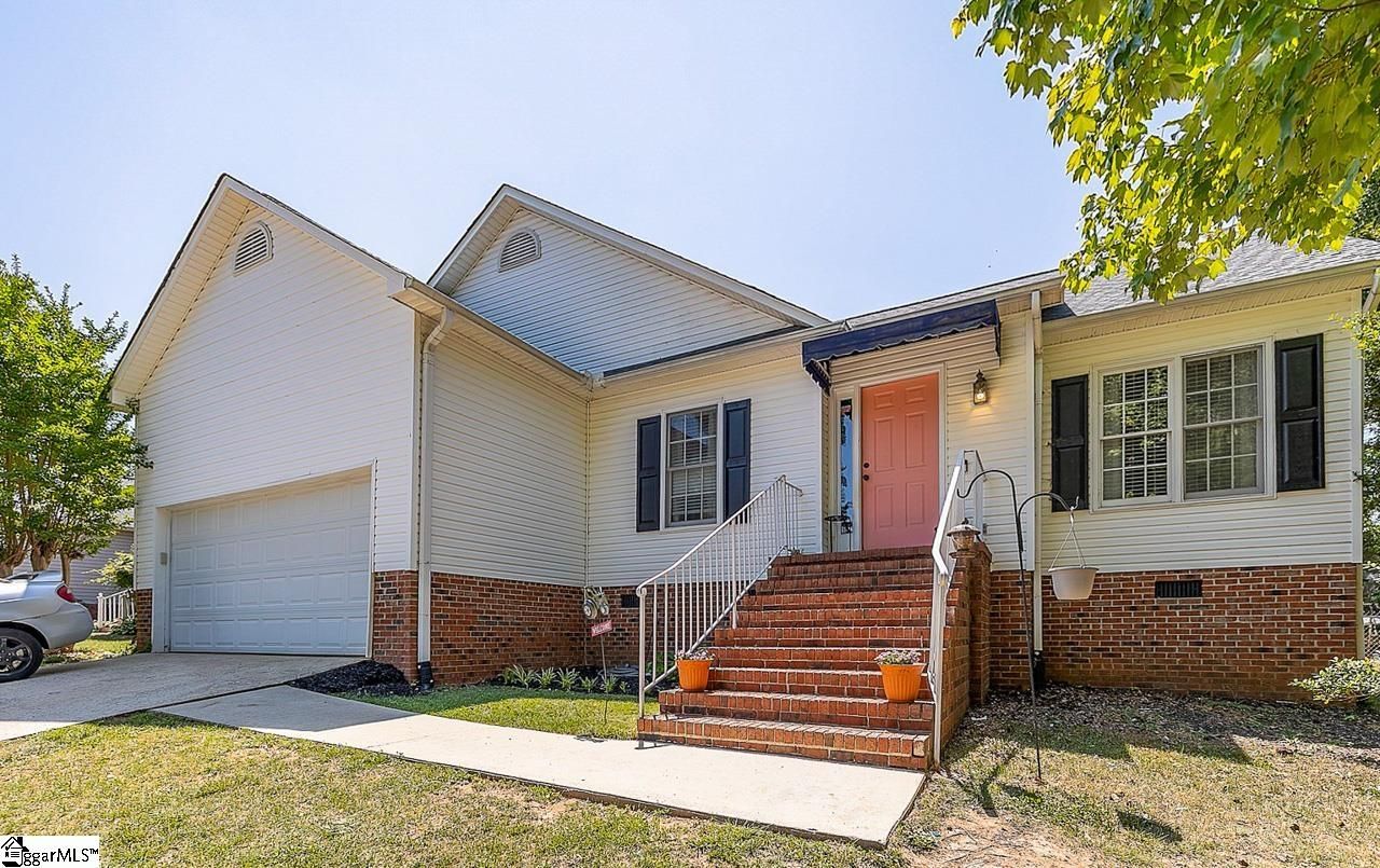 Property image 3 at 2 Flannery Court, Fountain Inn, SC 29644