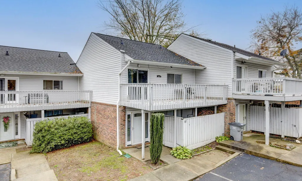 97 Topsail Court