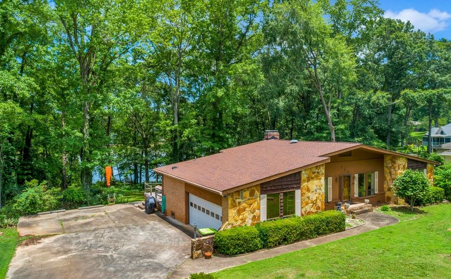 Main image of property at 526 Stagecoach Drive, Anderson, SC 29625