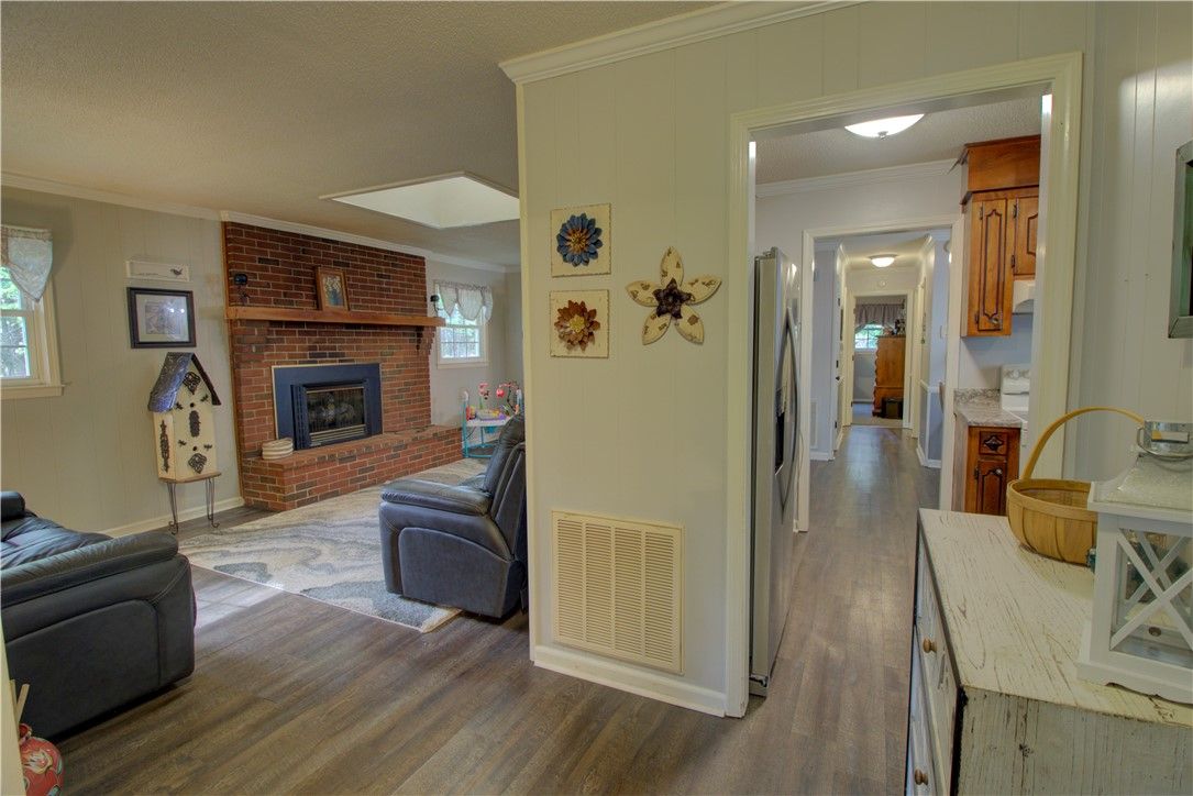 Property image 4 at 405 Hartwell Drive, Seneca, SC 29672