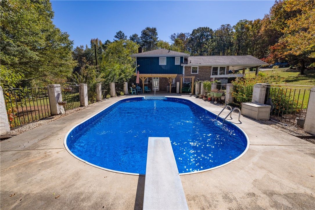 Property image 4 at 419 Arrowood Circle, Seneca, SC 29672