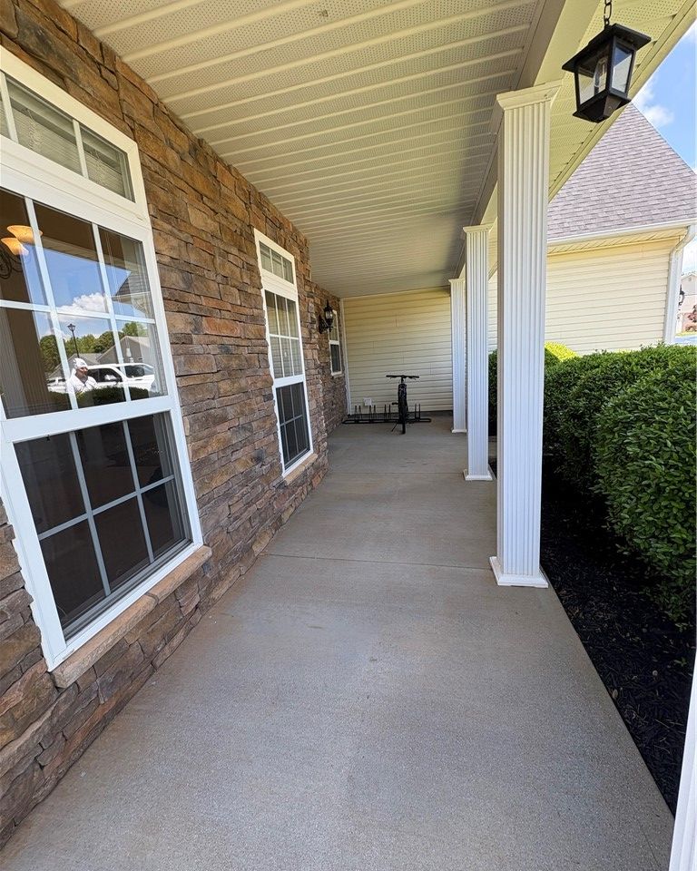 Property image 2 at 204 Silver Run Lane, Greenville, SC 29607